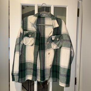 Womens oversized plaid shacket medium greem/white plaid